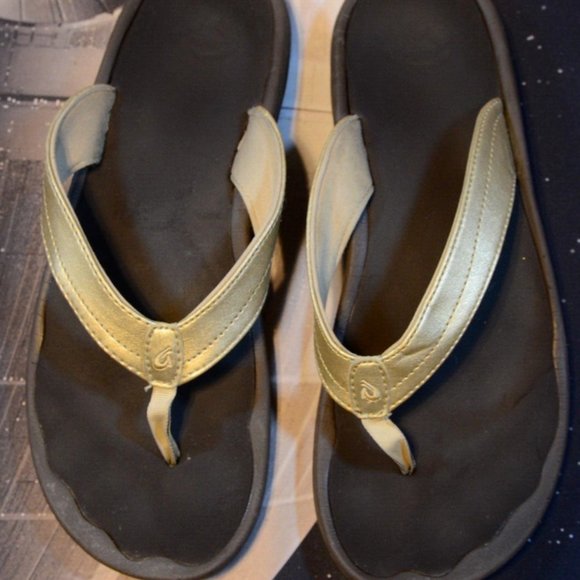 OluKai Shoes - OluKai Ohana Women's Size 11 Mica\Dark Java Slip On Thong Beach Sandals Gold